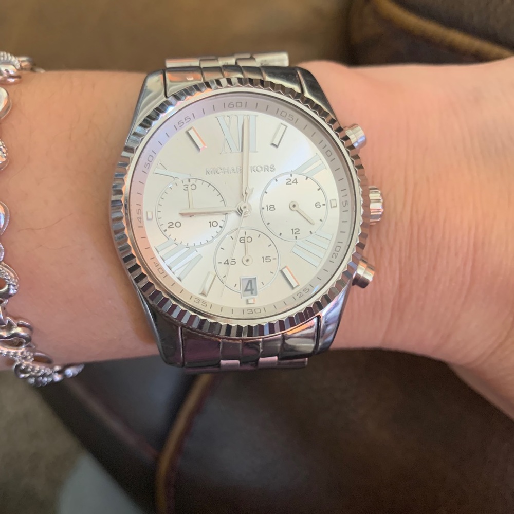 Michael Kors Lexington MK5555 Womens Quartz Watch